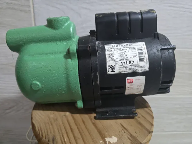 Bomba d'água Autoaspirante Schneider