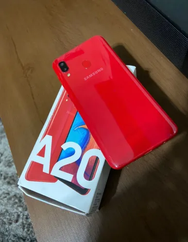 Celular A20 usado