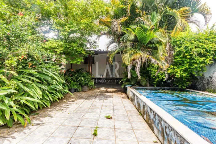 Casa à venda, 8 quartos, 3 suítes, 2 vagas, Serra - Belo Horizonte/MG