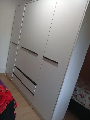 Vendo Roupeiro 