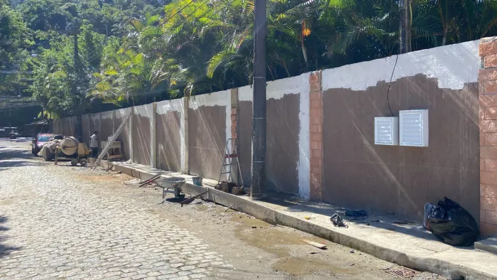 Serralheira/pedreiro/ reformas em geral