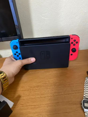 Nintendo Switch V2 ( EXCELENTE ESTADO )