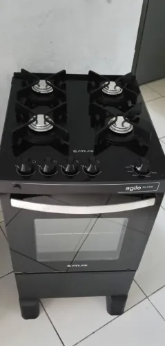 Fogão atlas mesa de vidro, funciona às 4 bocas e o forno