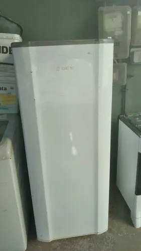 Geladeira Esmaltec Branca