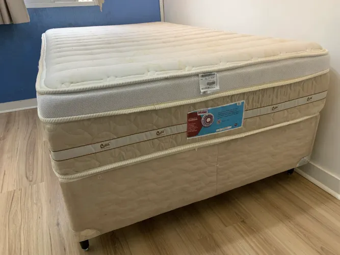 Cama Box Viúvo Castor novinha