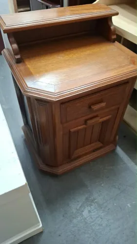 Mesinha antiga de madeira
