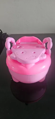 Vende-se trono musical infantil semi novo
