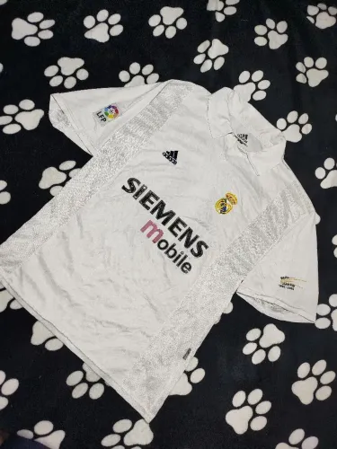 Troco camisa do Real Madrid por society N°40