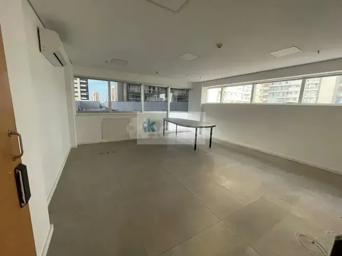 Sala para locação 35,43m². DF Plaza