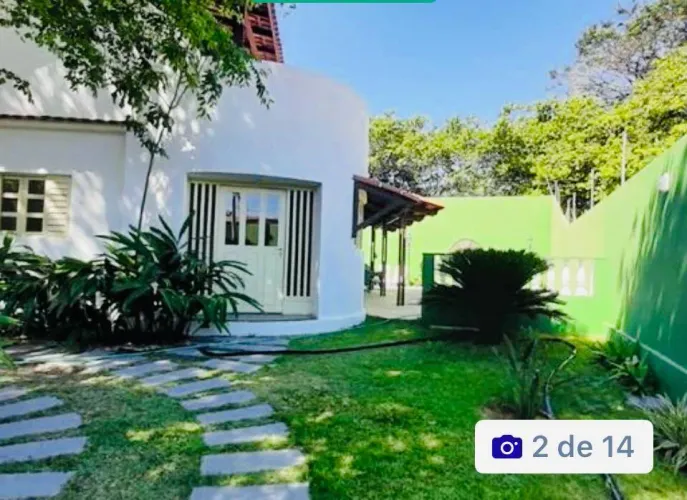 Casa com 4 suítes, piscina, churrasqueira, cheia de estilo, rua sem saída