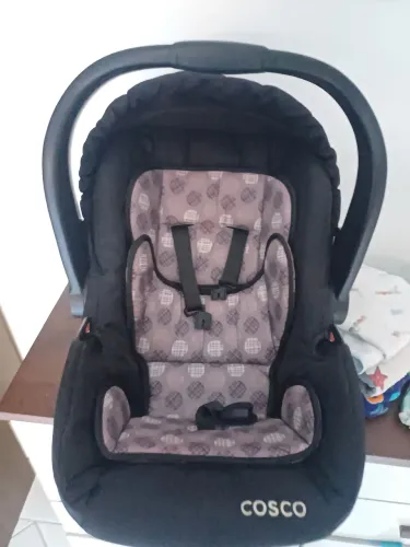Vendo bebe conforto+ carrinho+ bolsa maternidade unissex.vendo os itens separados tbm.