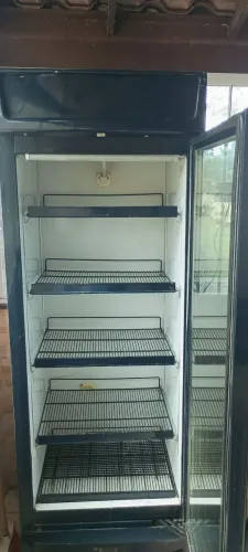 GELADEIRA EXPOSITORA
