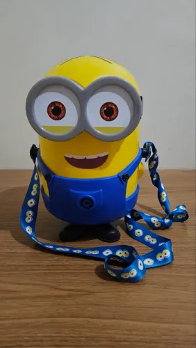 Balde de pipoca em formato 3d do cinemark do filme Meu Malvado Favorito 4.