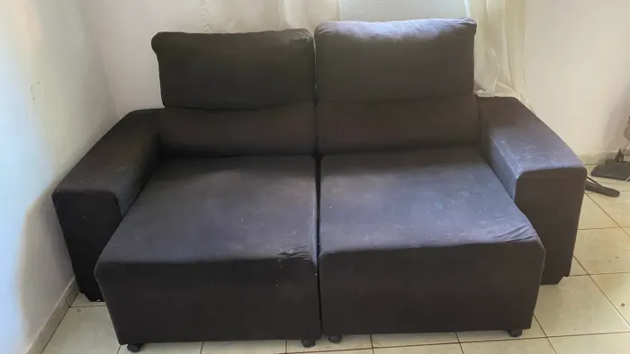 Sofá retrátil LEIA O ANUNCIO