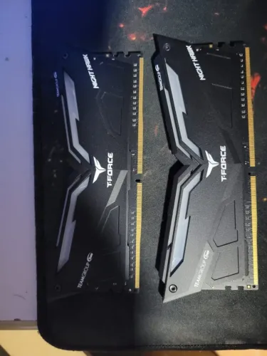 Memória ram DDR4 3000mhz Team Group T-force Night Hawk LED Vermelho