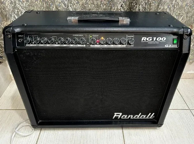 Amplificador combo Randall RG100 G3 PLUS 212 com pré-amplificador valvulado