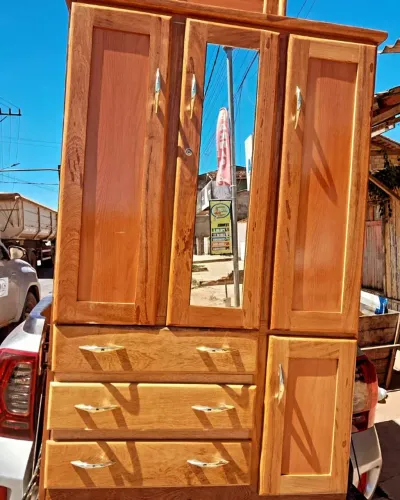 Guarda roupa de solteiro - 3 portas 3 gavetas completo com espelho novo