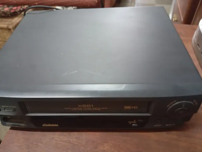 Vídeo cassete VHS. X681.da Semp co.04 cabeças.