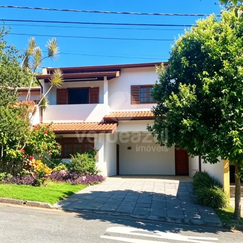 Casa com 4 quartos, suíte, hidro, closet, varanda no Roncáglia em Valinhos-SP.