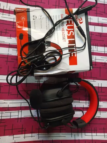 Redragon fone<br>Modelo: H510-LT Zeus Lite<br>Produto: Headset gamer com microfone.
