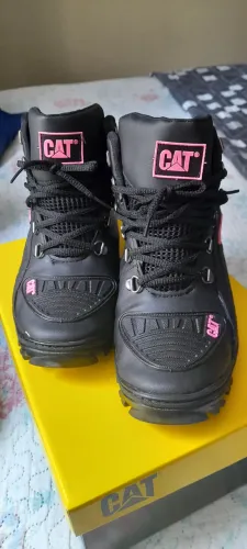 Bota Cartepillar n°37 usada 1 vez 150,00
