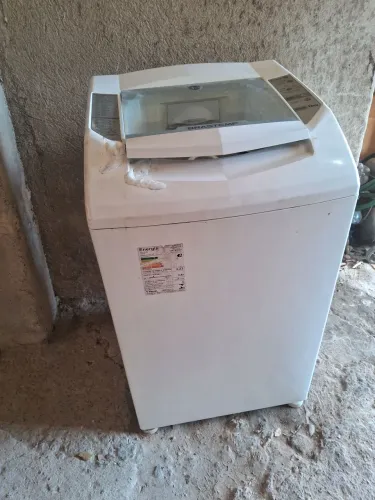 Vendo máquina de lavar Brastemp 8kg funcionando perfeitamente por 150 reais entrego 