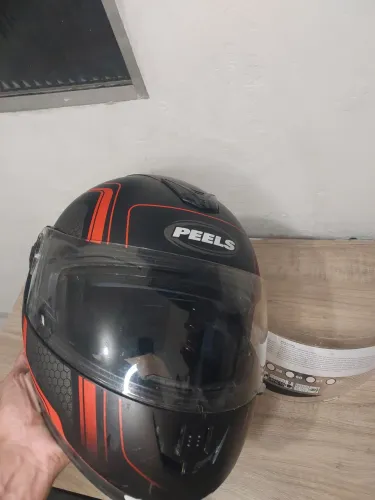 Capacete Robocop Peels Escamoteável Urb2 Dynamic Preto Fosco/Vermelho