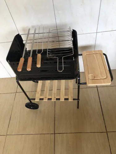 Churrasqueira foi usada uma vez só!!