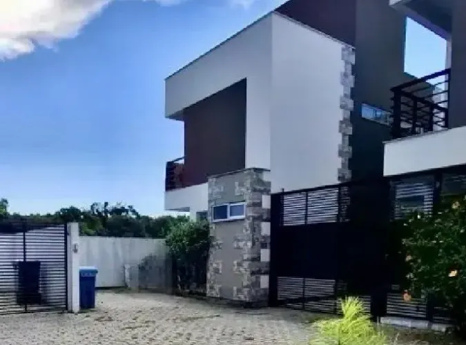 Casa em Condomínio à venda 3 quartos em Ribeirao Da Ilha