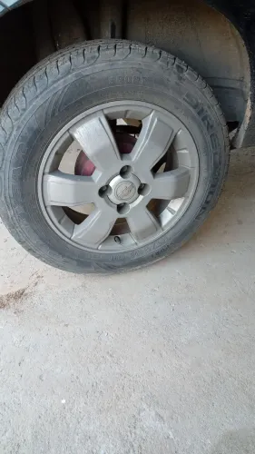 Roda de montana aro 15 com pneus novos