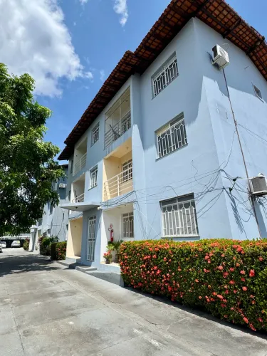 Alugo apartamento amplo no 2º piso no condomínio Aparecida
