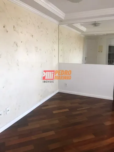 Apartamento no Bairro Parque Jaçatuba em Santo André