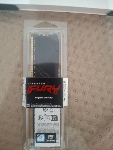 VENDO MEMORIA RAM DDR4 16GB KINGSTON FURY 3200MHZ