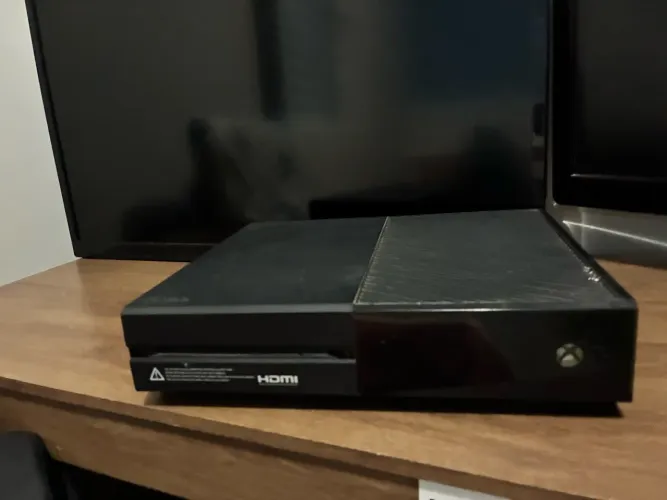 Xbox ONE fat com problema na placa de Bluetooth e com sujeiras externas