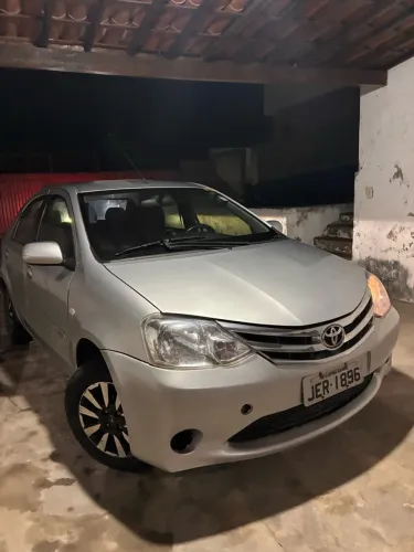 Toyota Etios XS Sedan 1.5 Flex 16V 4P Mec. 2013