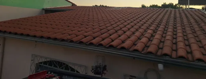 Telhado colonial telha cerâmica madeira barrote e réguas
