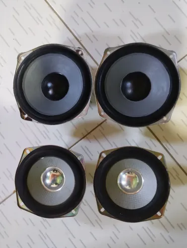 Vende-se 4 auto falante de 6.5 e de 5.5 polegadas