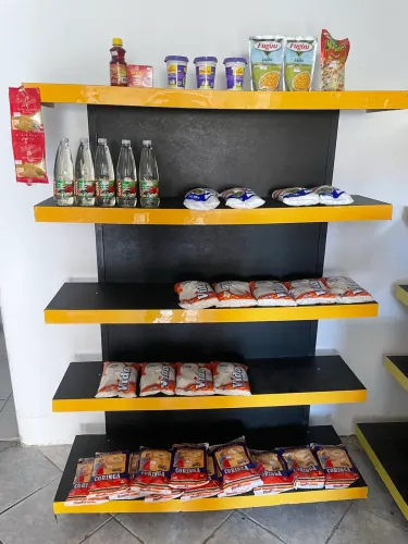 Gôndola de Parede Estilizada - Ideal para Destaque de Produto
