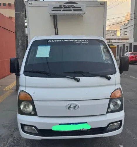 Caminhão HR baú refrigerado