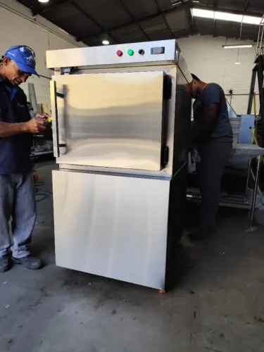 Equipamento de ultracongelamento para produção, capacidade 15 kg por ciclo 