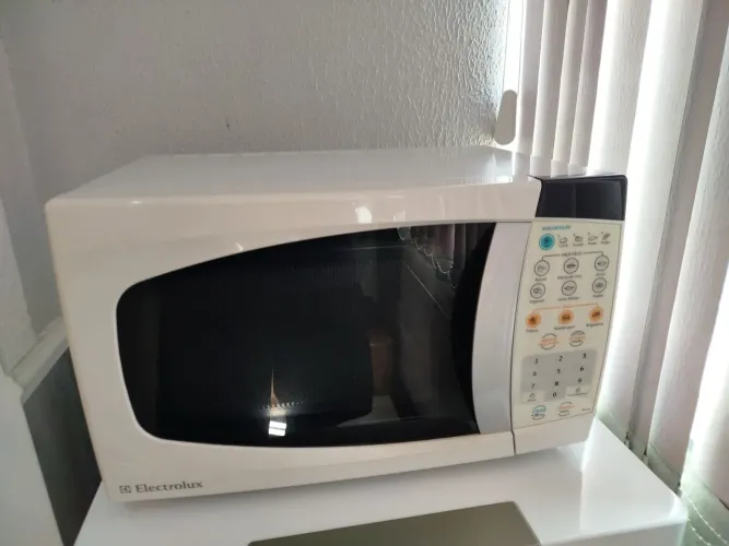 Micro-ondas Electrolux MEF28 18L 220V Branco