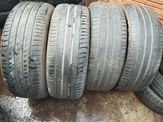 Pneu 215/55 R17