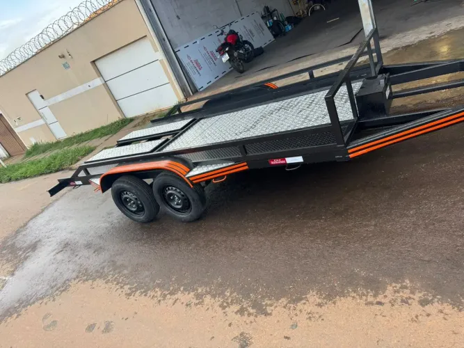 Carreta para transporte de veículos