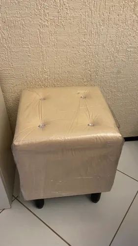 Pufe acolchoado NOVO