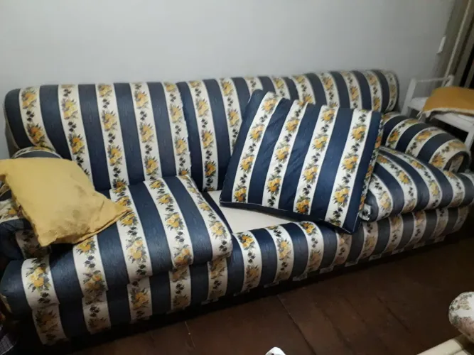 Belíssimo SOFÁ 3 lugares