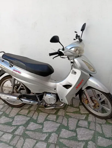 Vendo moto Jonny 125cc semi nova
