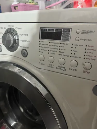Máquina LG lava e seca