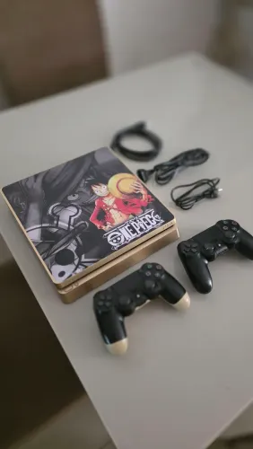 Ps4 Slim 1T versão Gold