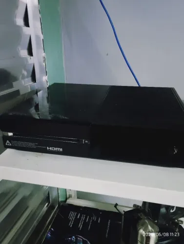 Xbox one com 1 controle