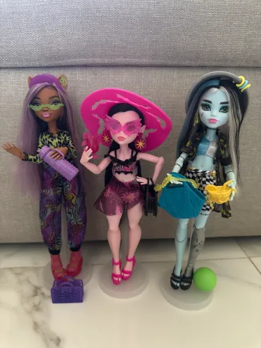 Bonecas Monster High Scare-adise Island Clawdeen, Draculaura e Frankie - Trio